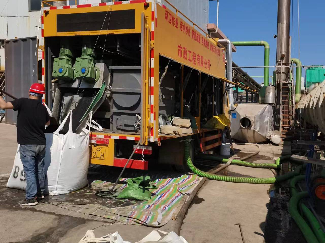 安陆淤泥压干处理